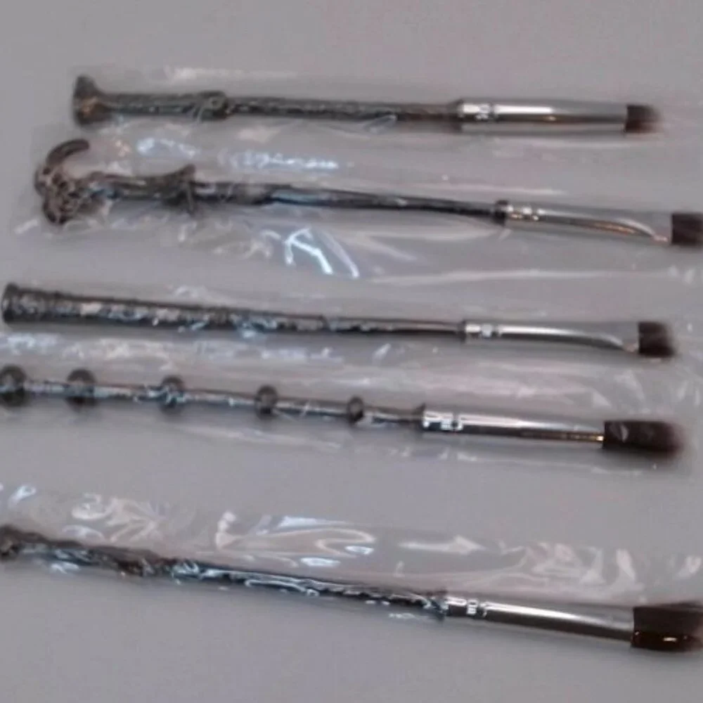Storybrook Cosmetics - Harry Potter Wand Makeup Brush Set, BRAND NEW‎